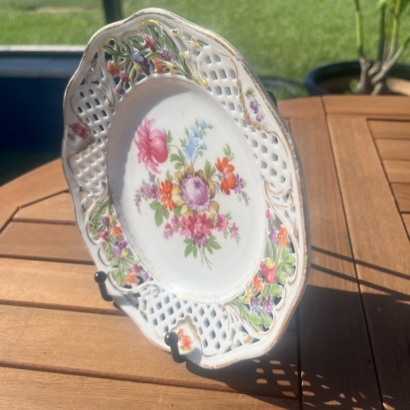 Schumann Bavaria Germany, Basket / Plate, Reticulated, Gold Trim, w/Flowers - Picture 8 of 9